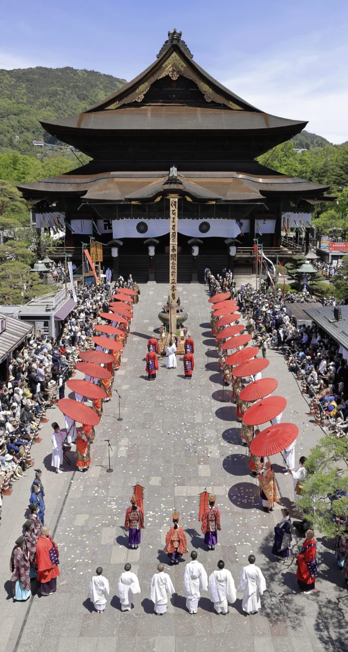 令和四年御開帳 中日庭儀大法要（台家）の写真