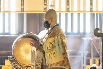 令和四年御開帳 前立本尊厨子閉扉の写真